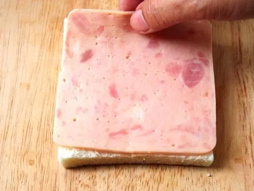 Cách làm món bánh mì sandwich cuộn trứng nhanh gọn, hấp dẫn - Hình 6