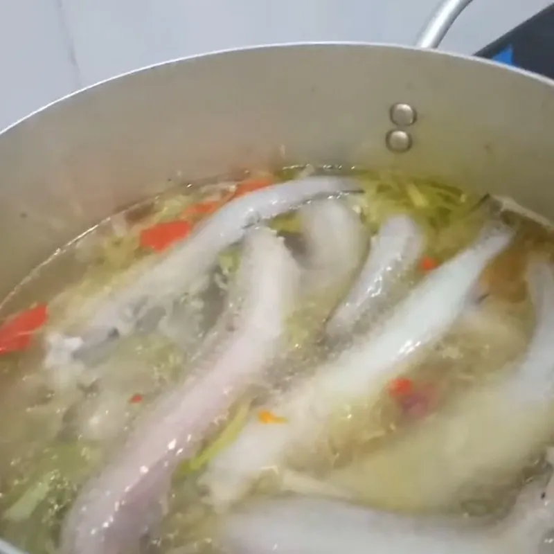 2 cách nấu canh cá khoai thơm ngon đơn giản dinh dưỡng cho cả nhà - Hình 26